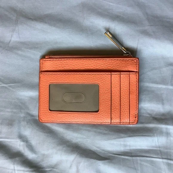 Marc Jacobs Zip Card Wallet. - Picture 2 of 3